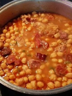 Una foto de Garbanzos compuestos estilo canario