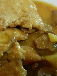 Una foto de Pechugas en salsa con manzanas