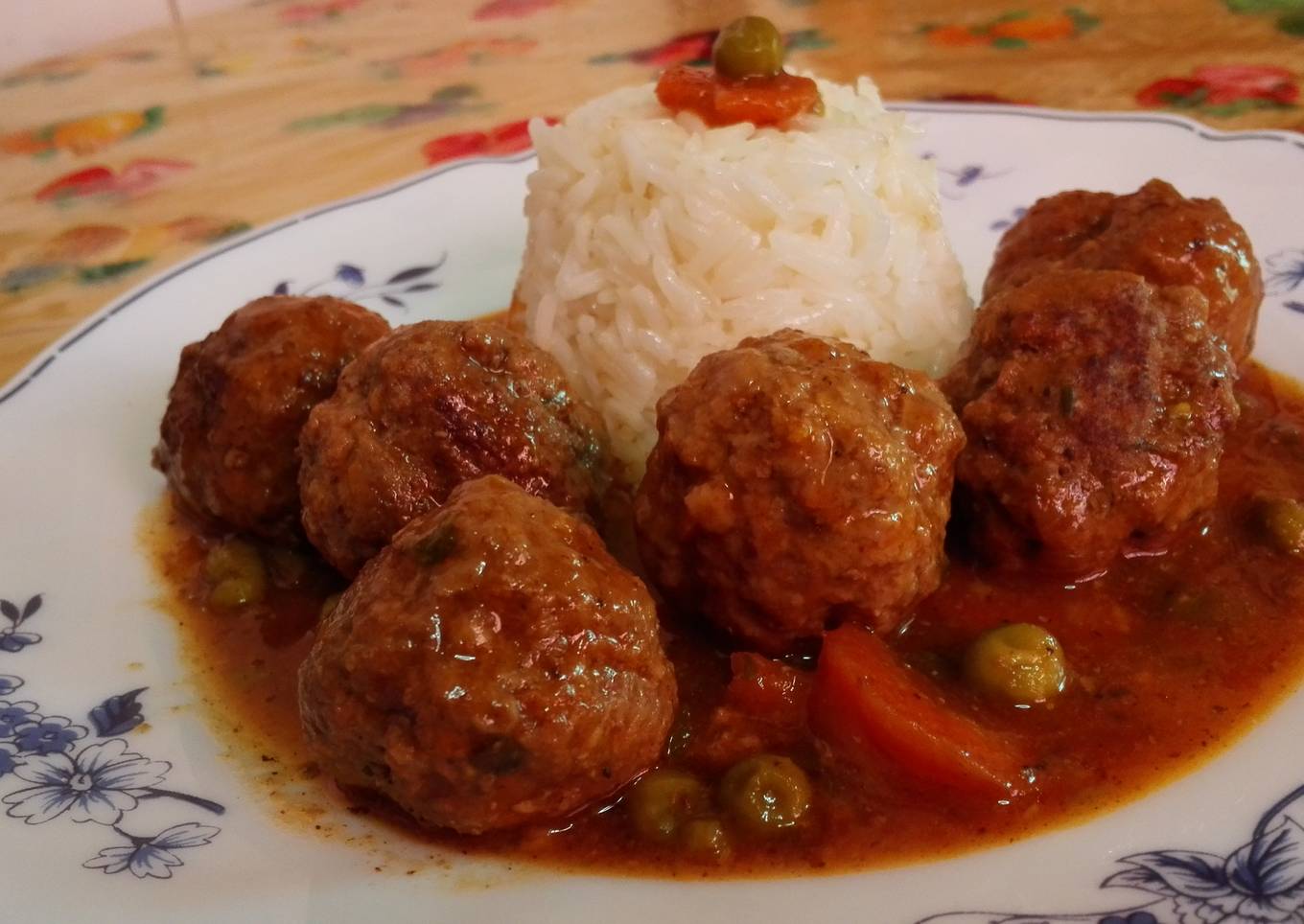 Albondigas con arroz tailandés