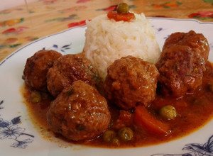 Foto principal de Albondigas con arroz tailandés