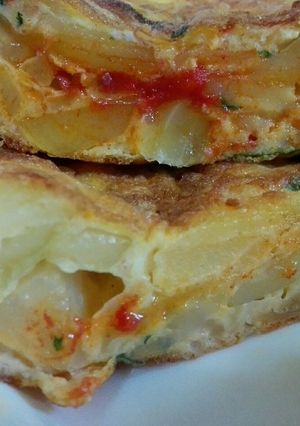 Una foto de Tortilla con chorizo palmero canario