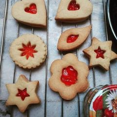 A picture of Jam Cookies.