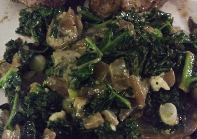 How to Make Speedy Feta Creamed Kale with Mushrooms