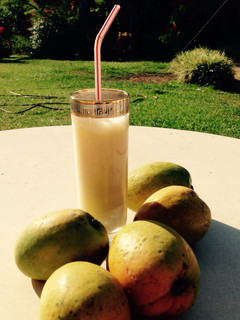 Una foto de Jugo de mango con avena