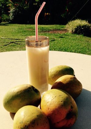 Una foto de Jugo de mango con avena
