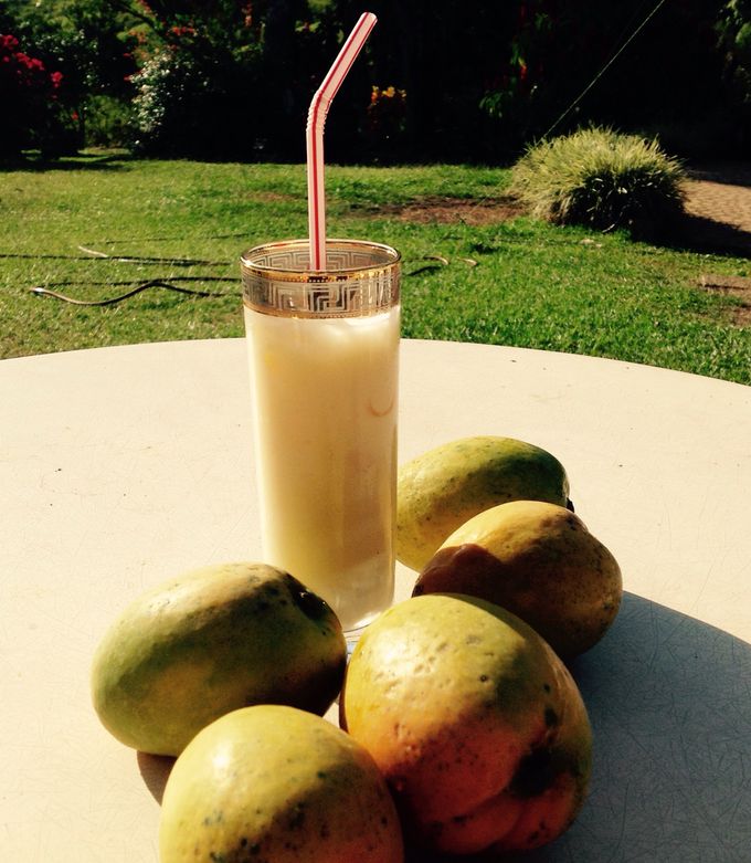 Una foto de Jugo de mango con avena