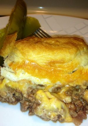 A picture of Cheeseburger Biscuit Bake.