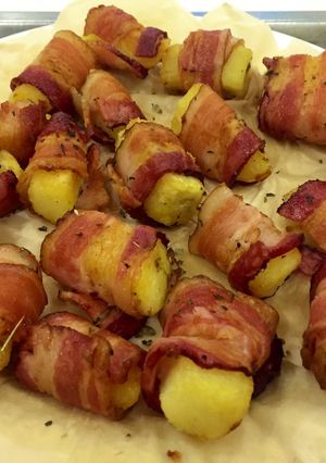 Hình của món Bacon cuốn khoai tây chiên.