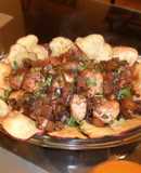 ALBONDIGAS DE CERDO EN SALSA DE ANANA CON BATATAS CHIPS