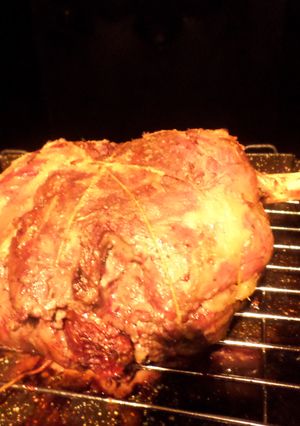 Una foto de Gigot de cordero deshuesado y relleno