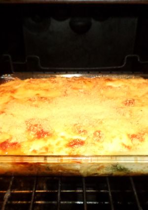 Una foto de PASTEL DE ACELGA Y SALSA BLANCA
