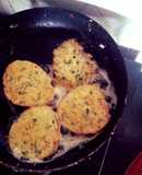 Trứng cá chiên lá lốt