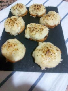 Una foto de Mini tostas de brandada de bacalao