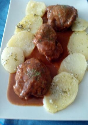 Una foto de Carrilleras guisadas en salsa de vino tinto