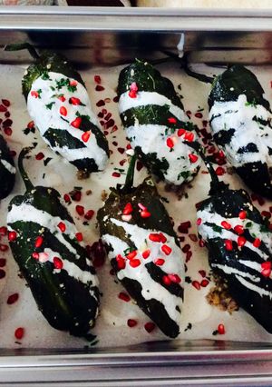 Una foto de CHILES EN NOGADA
