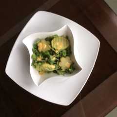 Una foto de Ensalada de berros con papa y aderezo de mostaza y miel 