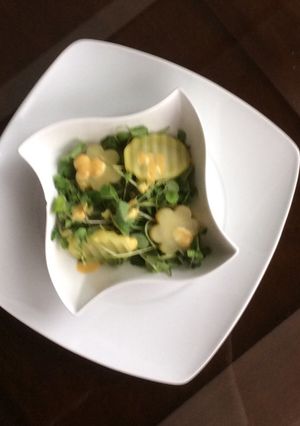 Una foto de Ensalada de berros con papa y aderezo de mostaza y miel 