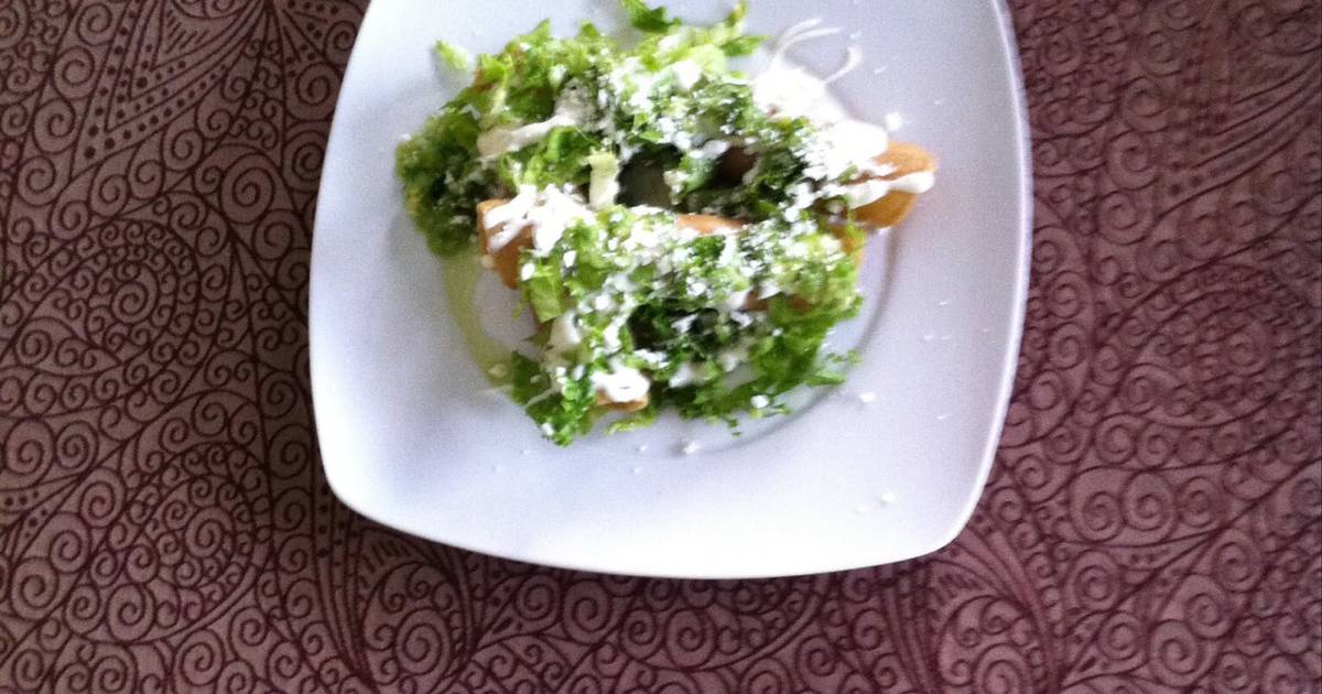 Tacos dorados de pollo Receta de MELY CATERING Cookpad