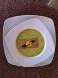 Crema de poblano con crocante de elote