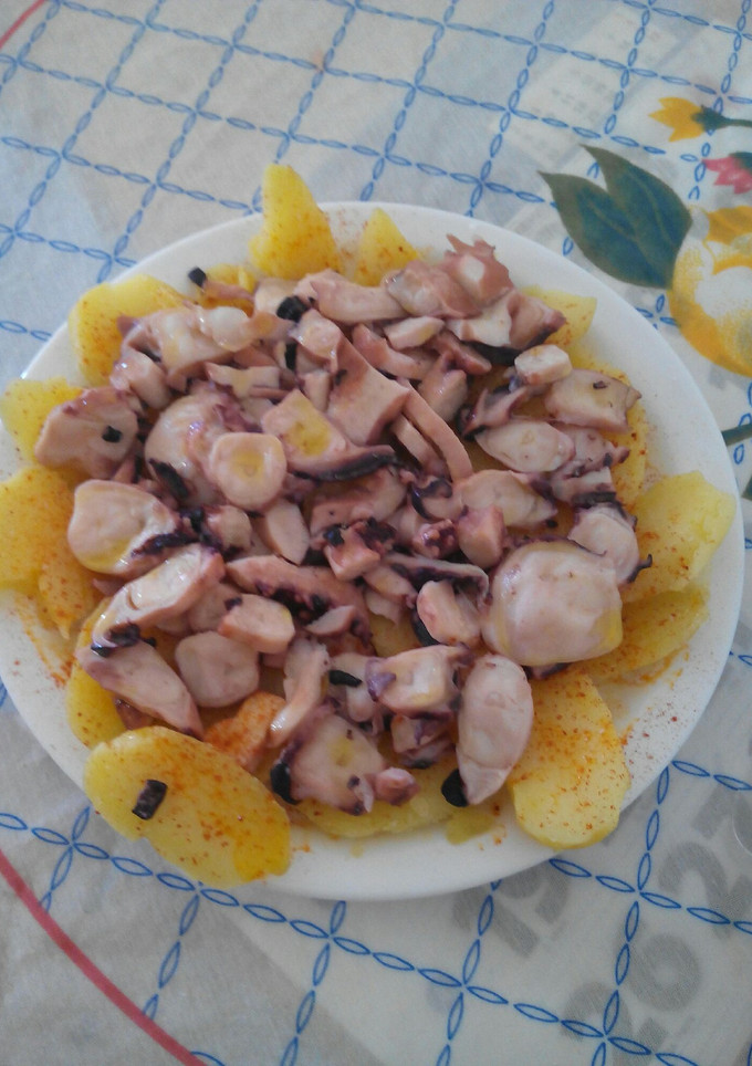 Una foto de Pulpo a la gallega