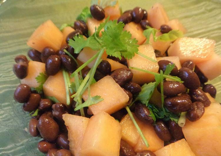 Black Bean and Cantaloupe Salad