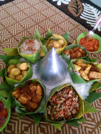 Langkah Mudah untuk Membuat Resep Tumpeng sederhana ala kiki yang Enak Banget Anti Ribet, Mantap