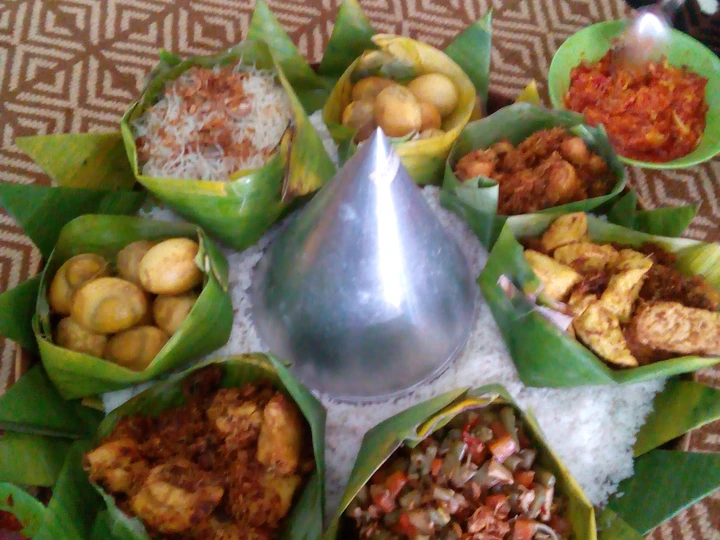 Langkah Mudah untuk Membuat Resep Tumpeng sederhana ala kiki yang Enak Banget Anti Ribet, Mantap