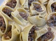 Una foto de pasta de trufa