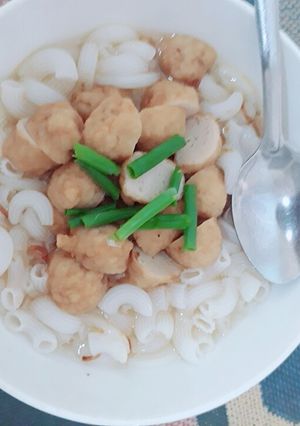 Hình của món Bánh canh nui tôm+chả cá.
