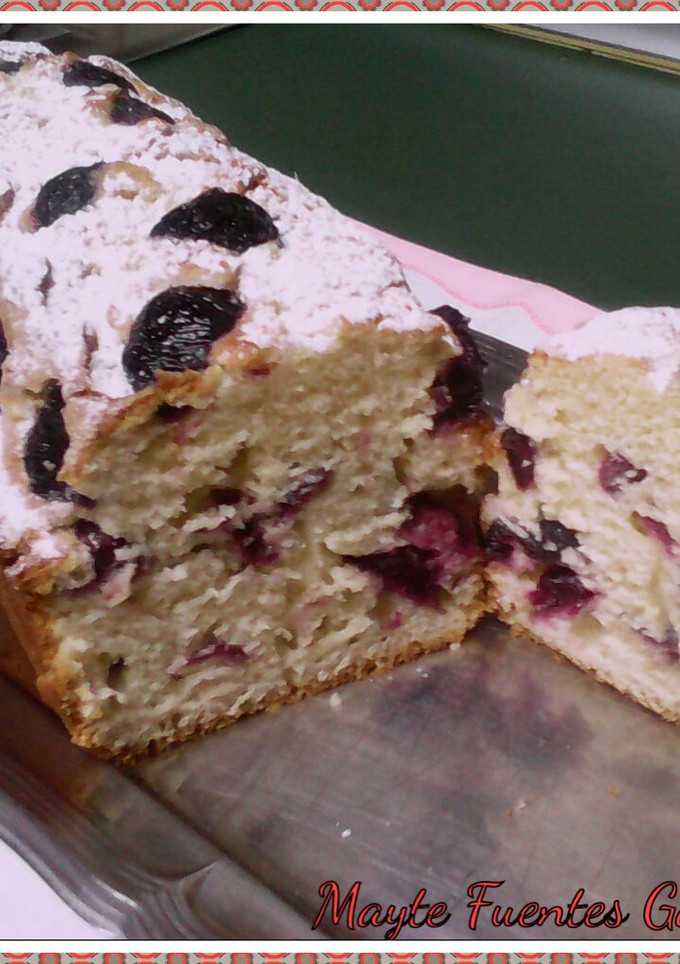 Una foto de Plum Cake de guindas