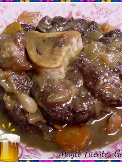 Una foto de Ossobuco de ternera al vino tinto