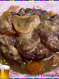 Una foto de Ossobuco de ternera al vino tinto