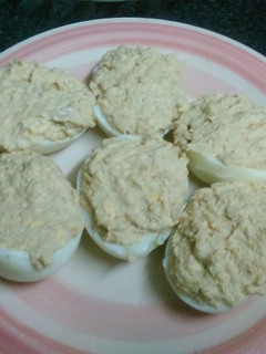 Una foto de Huevos Rellenos