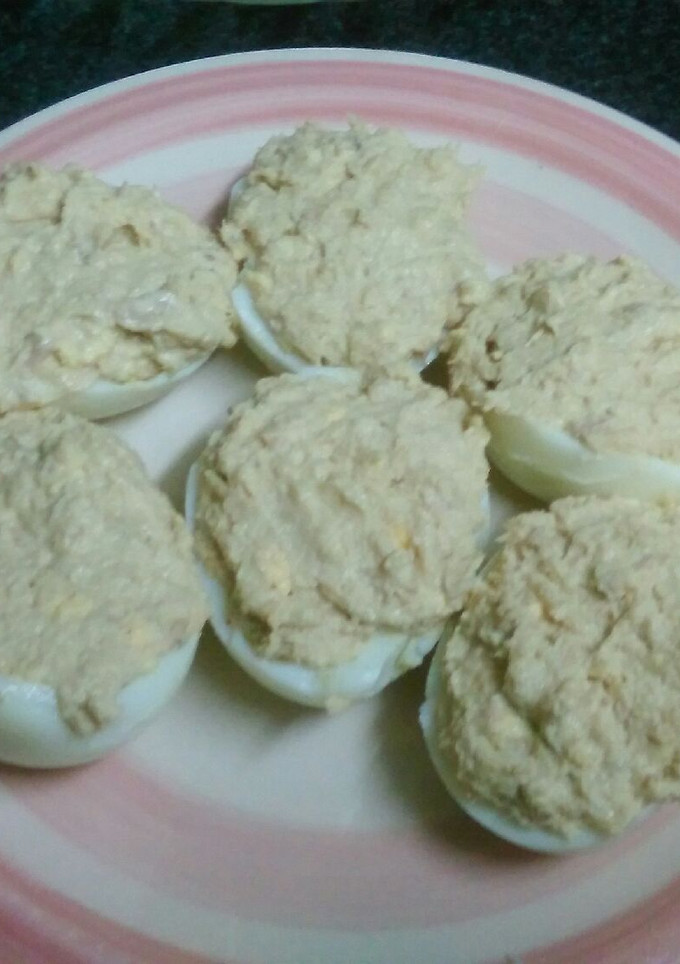 Una foto de Huevos Rellenos