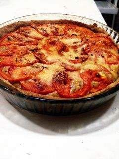 Una foto de Tarta de champiñones y tomates