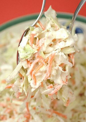 Una foto de Coleslaw (ensalada de repollo americana)