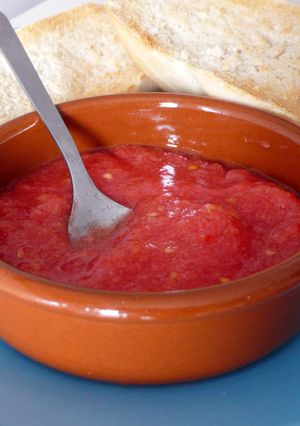 Una foto de Salsa tucumana (yasgua) para empanadas