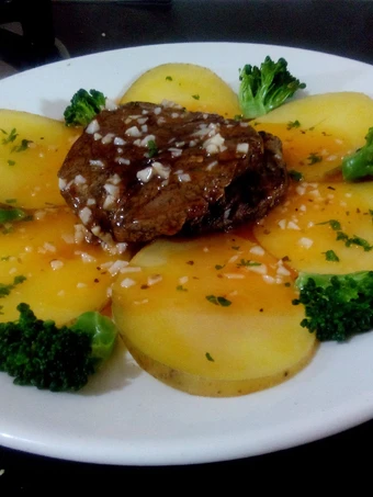 Langkah Gampang Menyiapkan Resep Original Beef Steak with BBQ Sauce yang  Bikin Ketagihan Anti Ribet, Lezat
