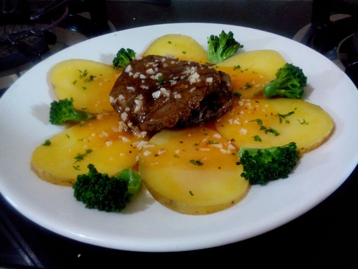 Langkah Gampang Menyiapkan Resep Original Beef Steak with BBQ Sauce yang  Bikin Ketagihan Anti Ribet, Lezat