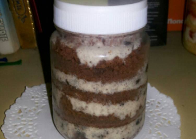 Oreo cheese cake in jar