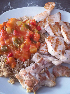 Una foto de Pavo con arroz integral