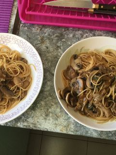 Una foto de Spaghetti con setas y soja