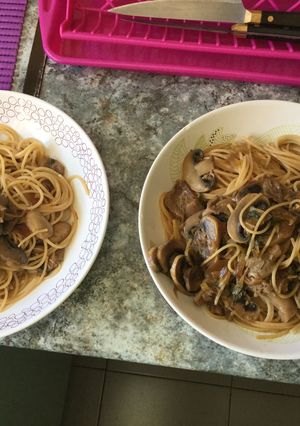 Una foto de Spaghetti con setas y soja
