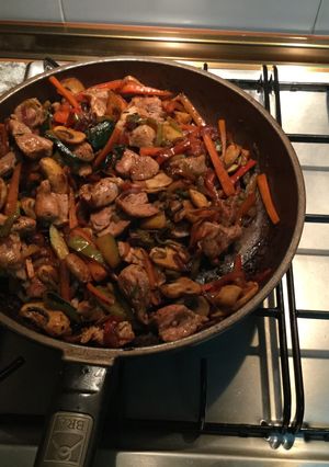 Una foto de Wok de pavo