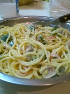 Una foto de Spaguetti a la carbonara con champignons