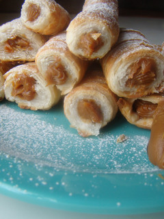 Una foto de Cañoncitos de dulce de leche fáciles