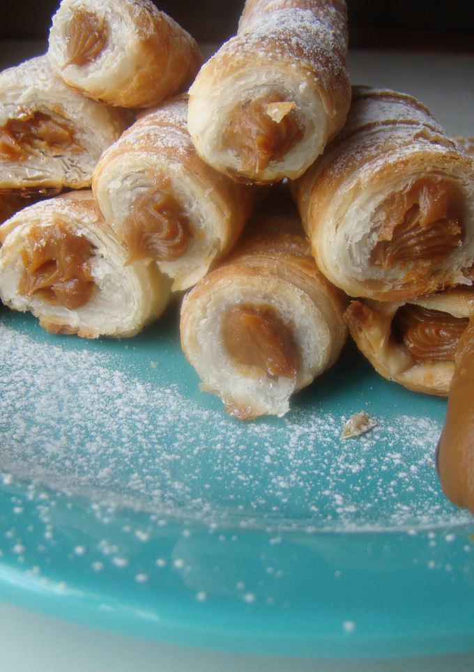 Una foto de Cañoncitos de dulce de leche fáciles