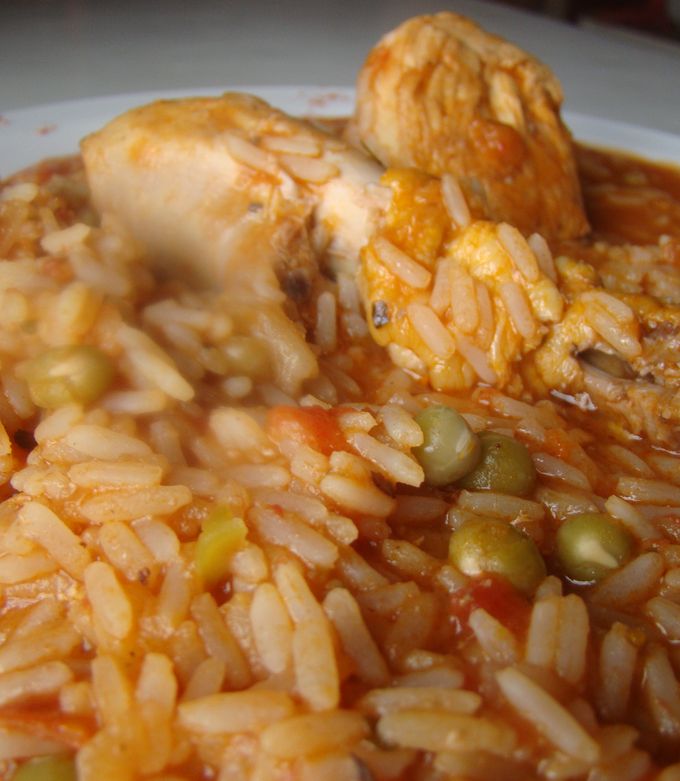 Una foto de Guiso de arroz con pollo