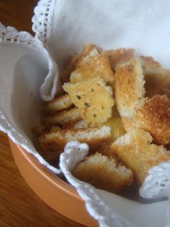 Una foto de Croutons al Oreganato con Oliva