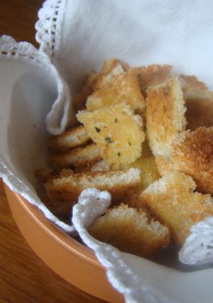 Una foto de Croutons al Oreganato con Oliva